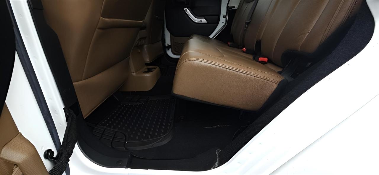 Jeep Wrangler Unlimited 4WD 4dr Sahara 2016