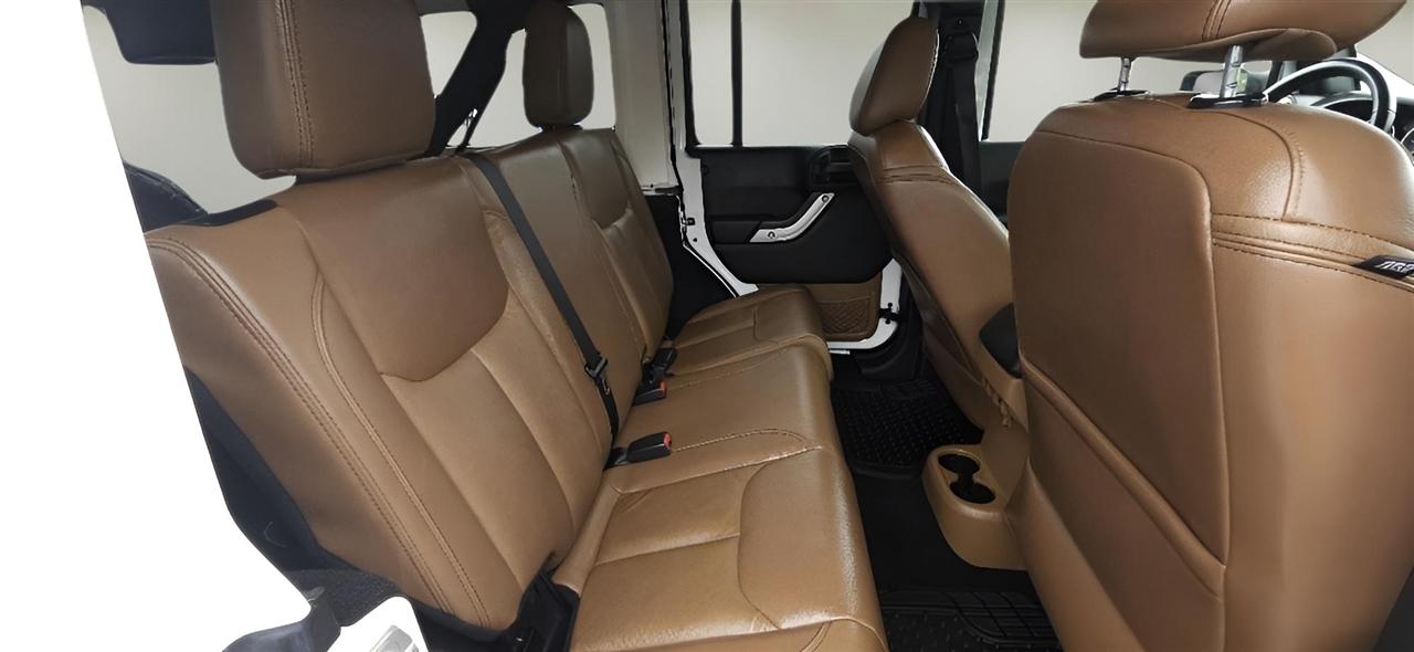 Jeep Wrangler Unlimited 4WD 4dr Sahara 2016