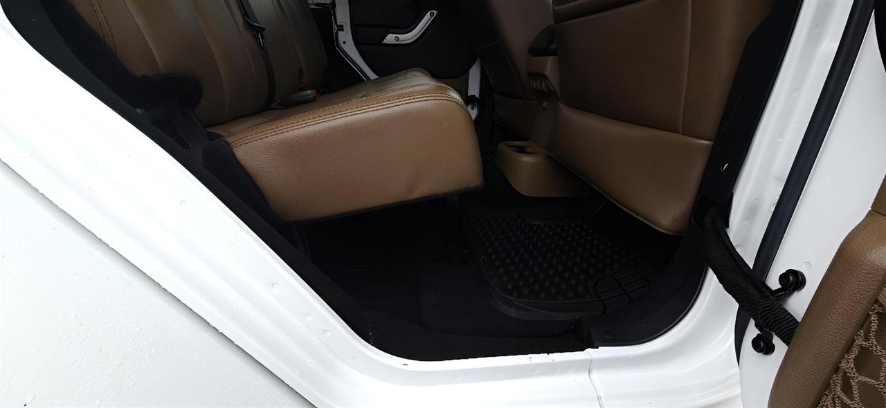 Jeep Wrangler Unlimited 4WD 4dr Sahara 2016