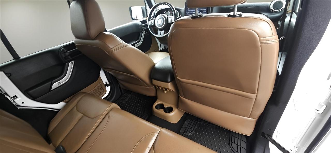 Jeep Wrangler Unlimited 4WD 4dr Sahara 2016