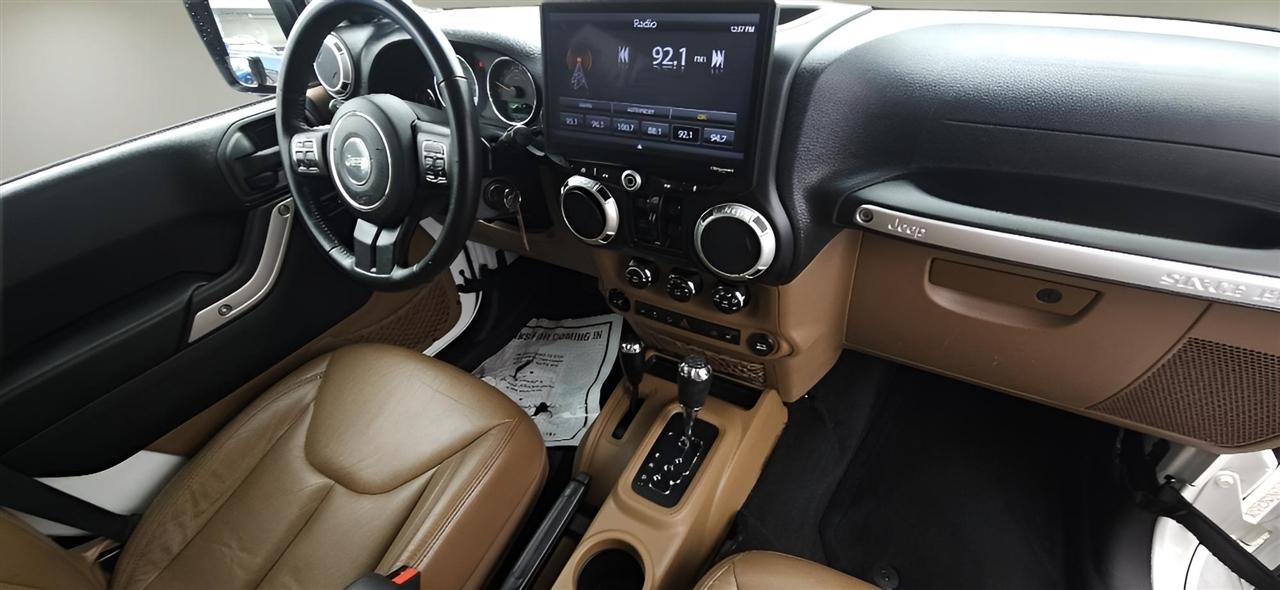 Jeep Wrangler Unlimited 4WD 4dr Sahara 2016