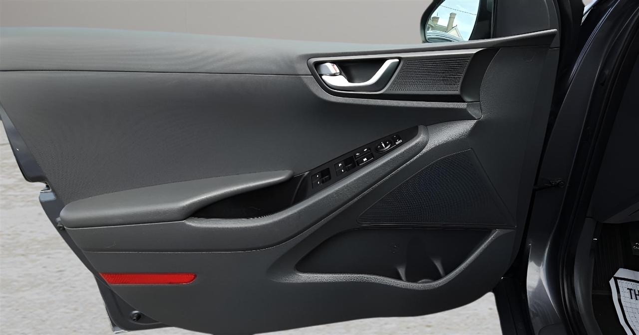Hyundai Ioniq Hybrid SEL Hatchback 2019