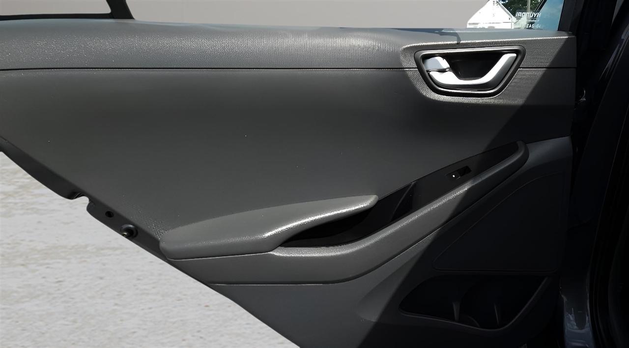 Hyundai Ioniq Hybrid SEL Hatchback 2019