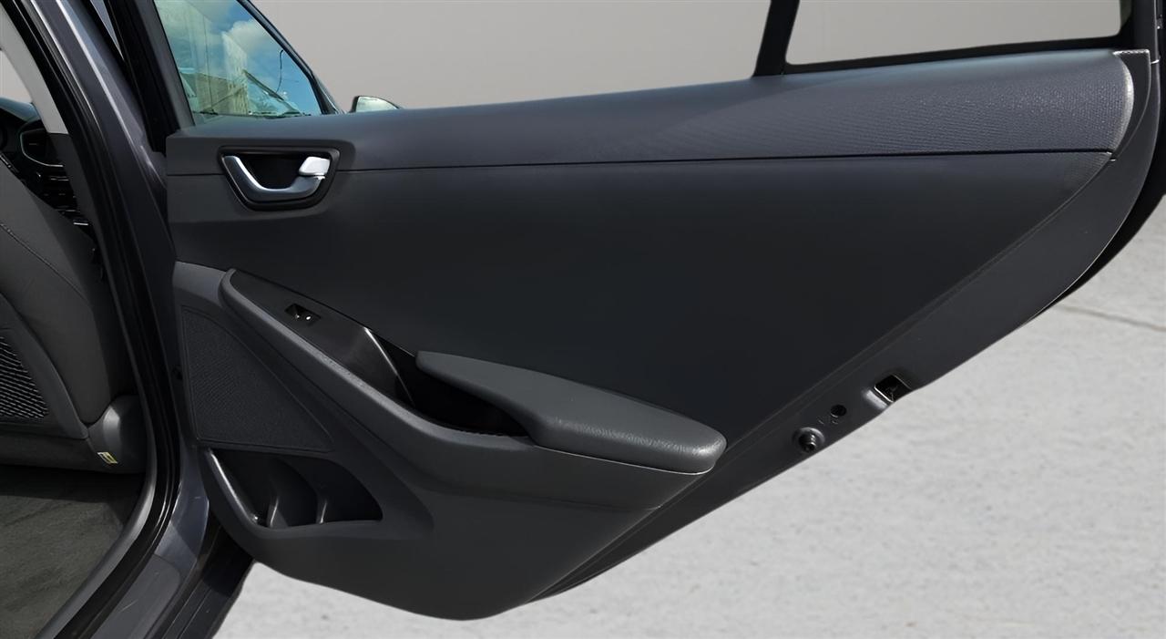 Hyundai Ioniq Hybrid SEL Hatchback 2019