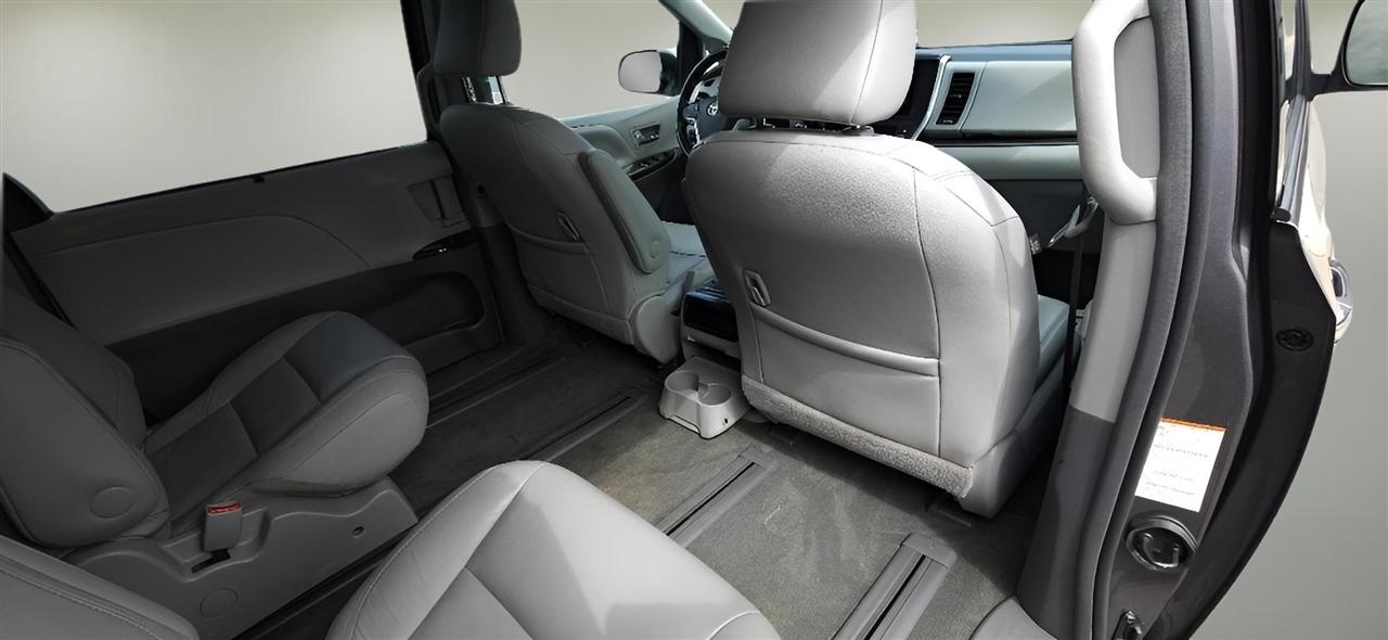 Toyota Sienna XLE AWD 7-Passenger (Natl) 2017