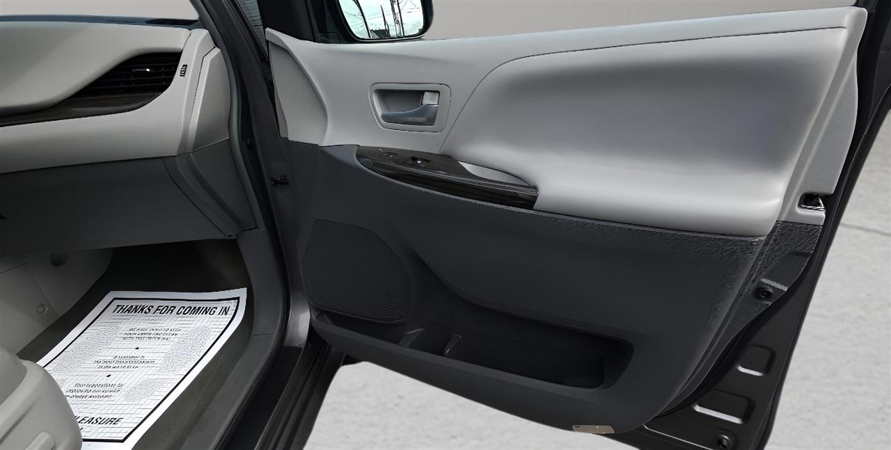 Toyota Sienna XLE AWD 7-Passenger (Natl) 2017