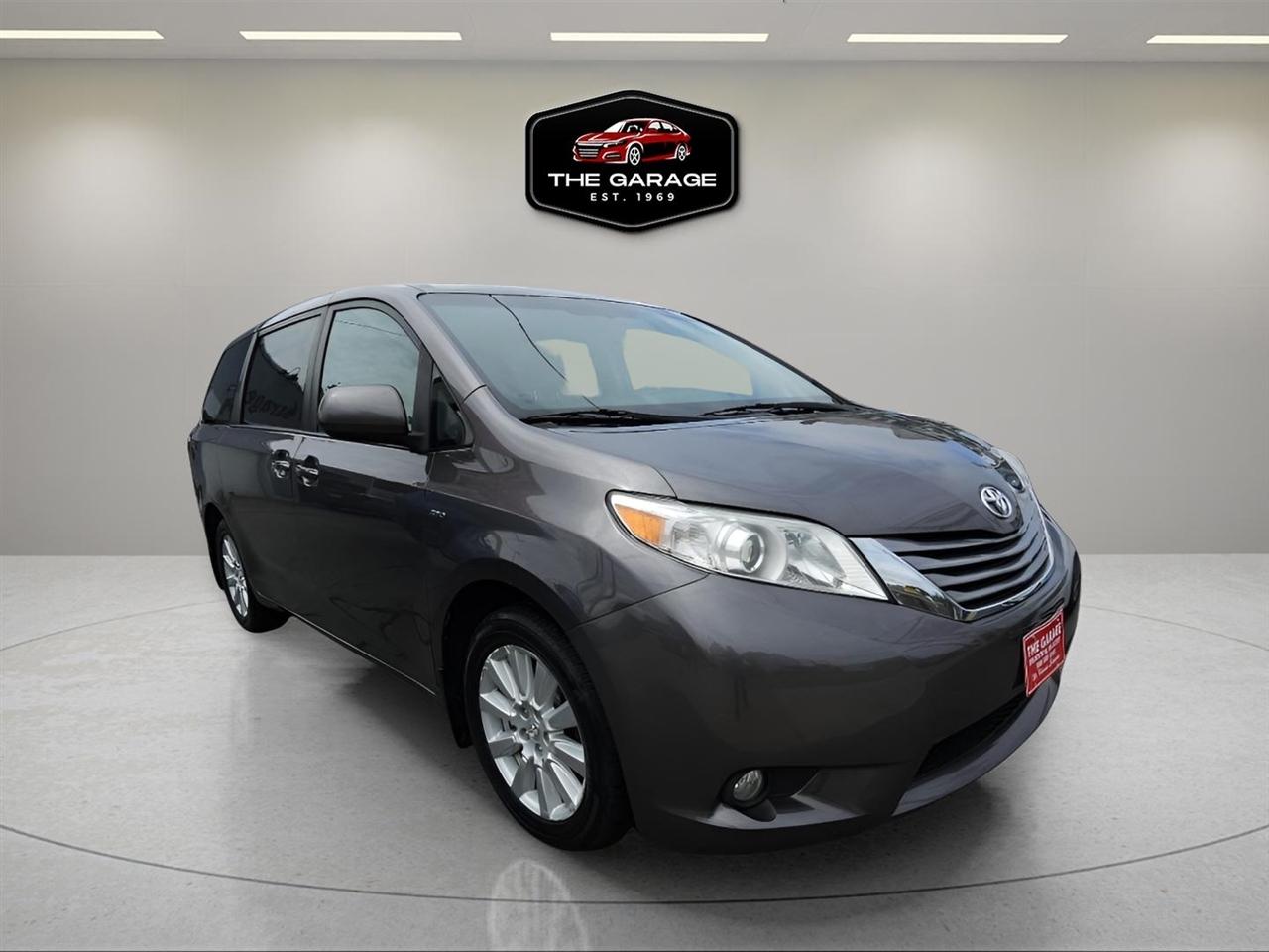 Toyota Sienna XLE AWD 7-Passenger (Natl) 2017