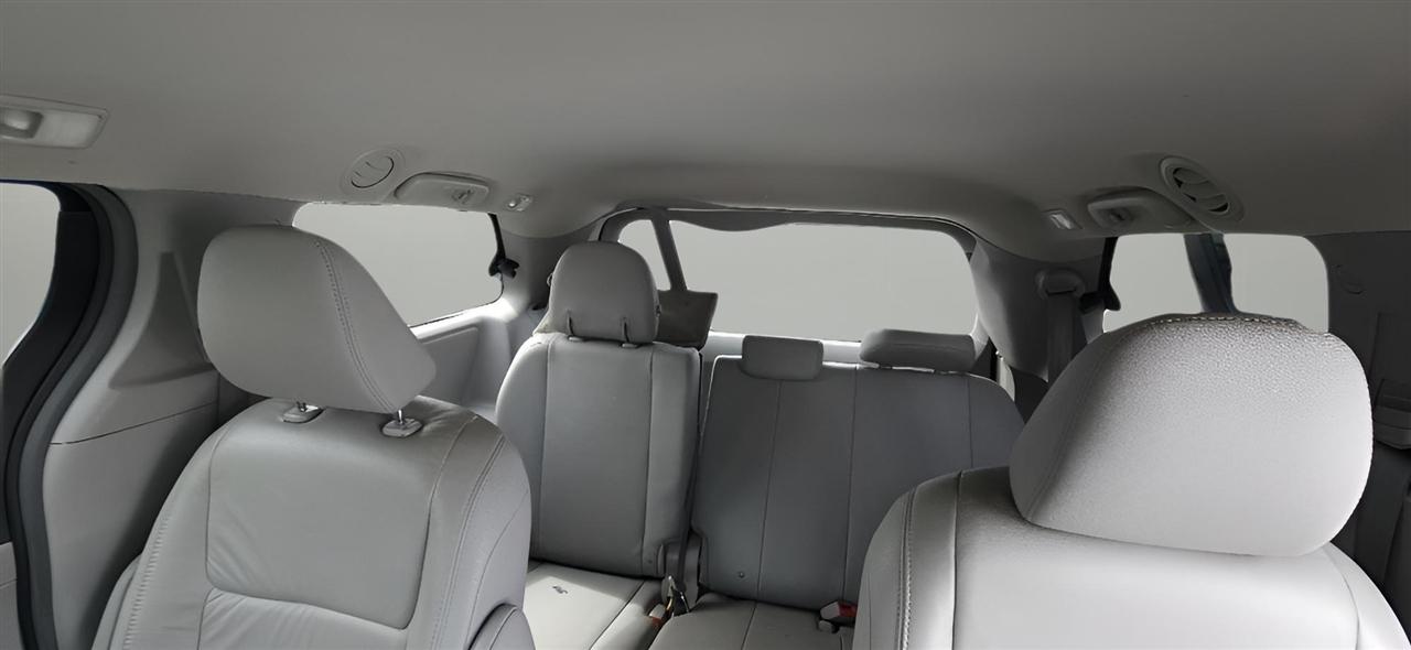 Toyota Sienna XLE AWD 7-Passenger (Natl) 2017