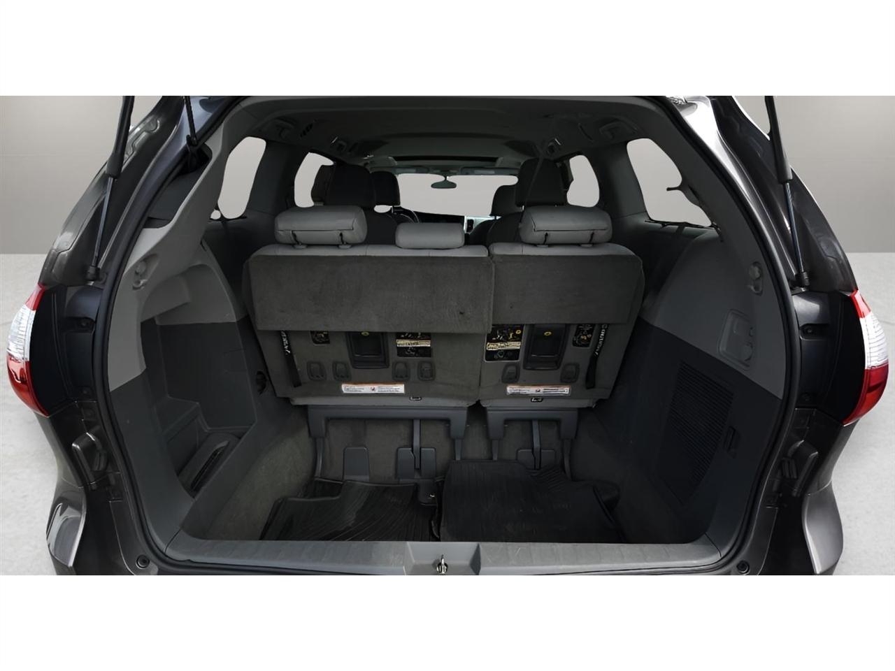 Toyota Sienna XLE AWD 7-Passenger (Natl) 2017