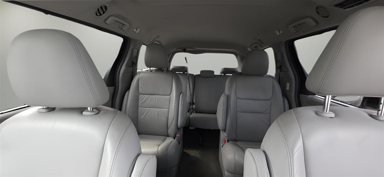 Toyota Sienna XLE AWD 7-Passenger (Natl) 2017