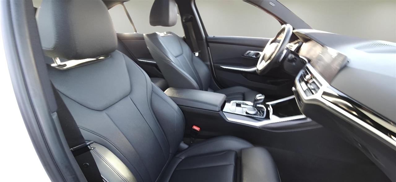 BMW 3 Series 330i xDrive Sedan 2019
