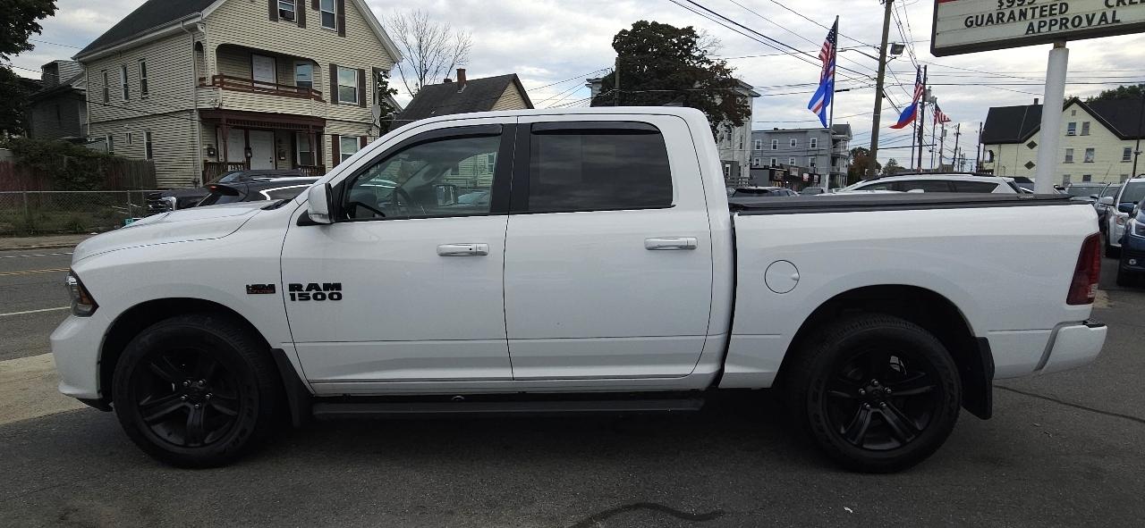 RAM 1500 Night 4x4 Crew Cab 5'7" Box 2017