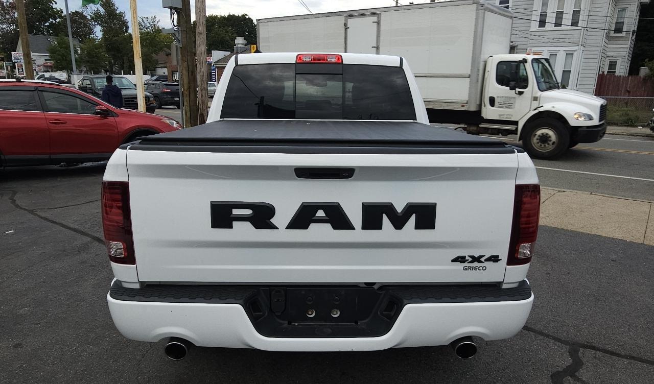 RAM 1500 Night 4x4 Crew Cab 5'7" Box 2017