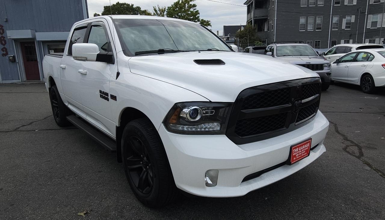 RAM 1500 Night 4x4 Crew Cab 5'7" Box 2017