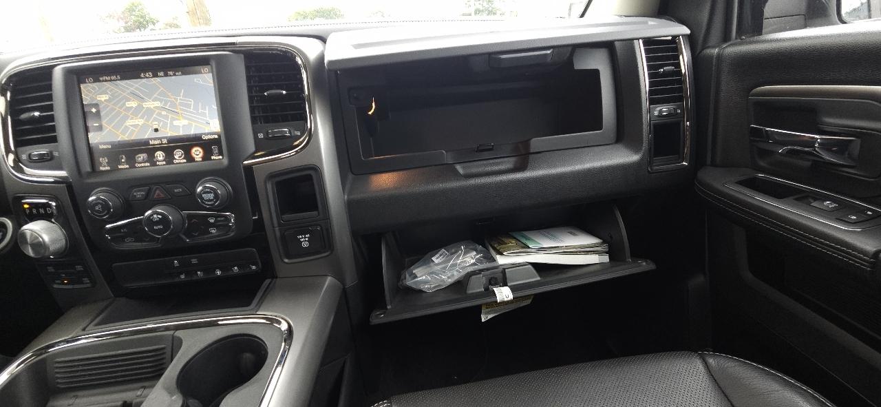 RAM 1500 Night 4x4 Crew Cab 5'7" Box 2017