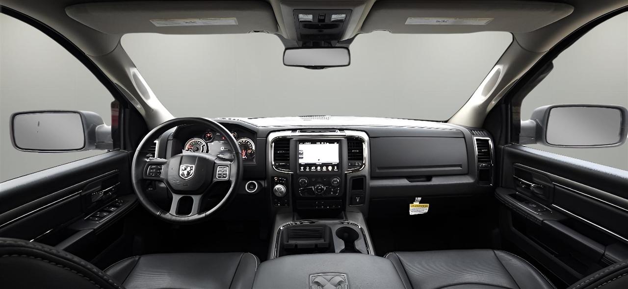 RAM 1500 Night 4x4 Crew Cab 5'7" Box 2017