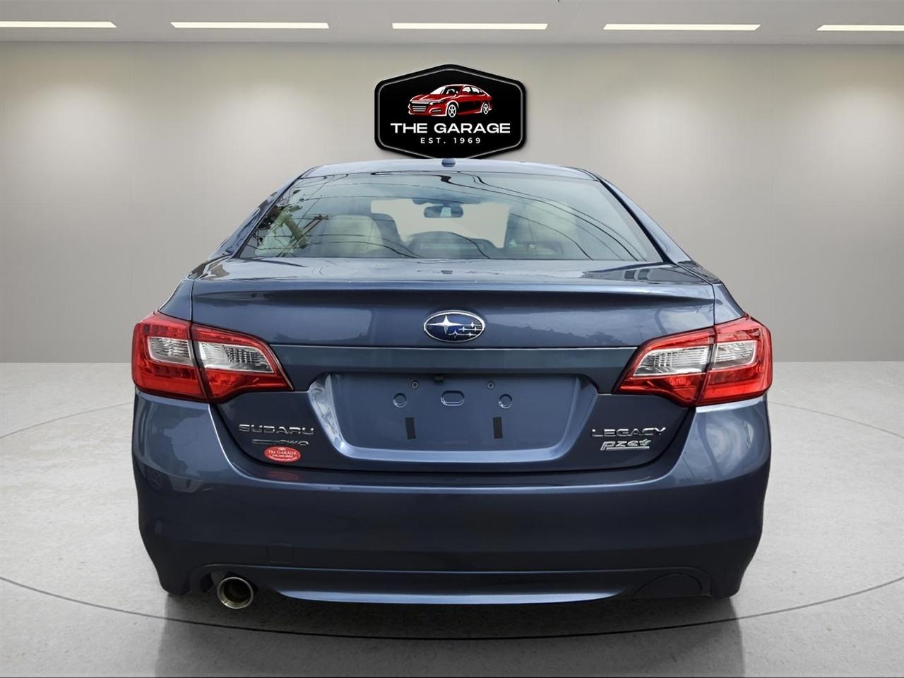 Subaru Legacy 4dr Sdn 2.5i Limited PZEV 2015