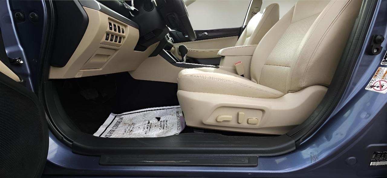 Subaru Legacy 4dr Sdn 2.5i Limited PZEV 2015
