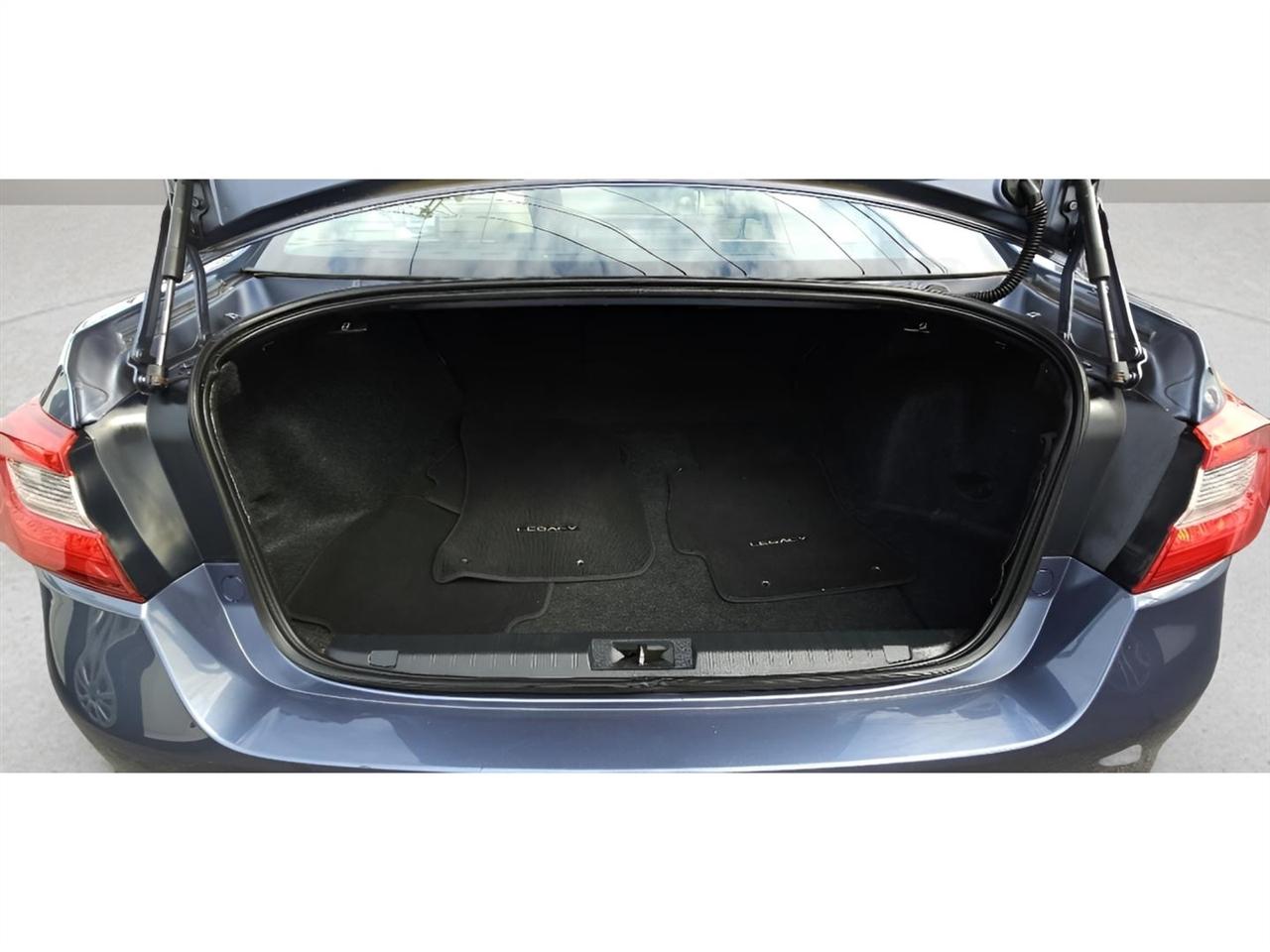 Subaru Legacy 4dr Sdn 2.5i Limited PZEV 2015