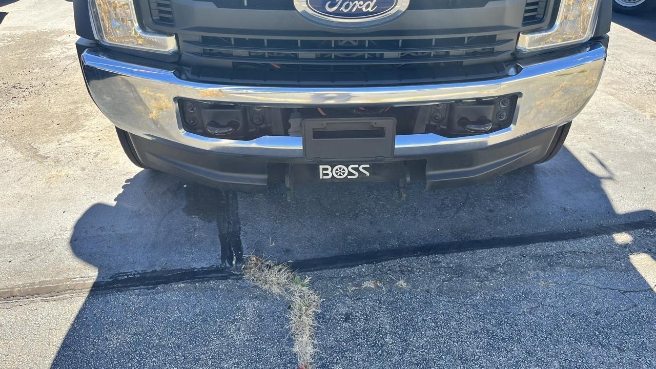 Ford Super Duty F-550 DRW XL 4WD Reg Cab 145" WB 60" CA 2019