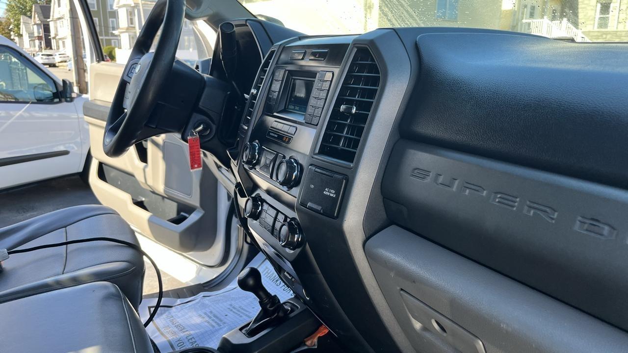 Ford Super Duty F-550 DRW XL 4WD Reg Cab 145" WB 60" CA 2019