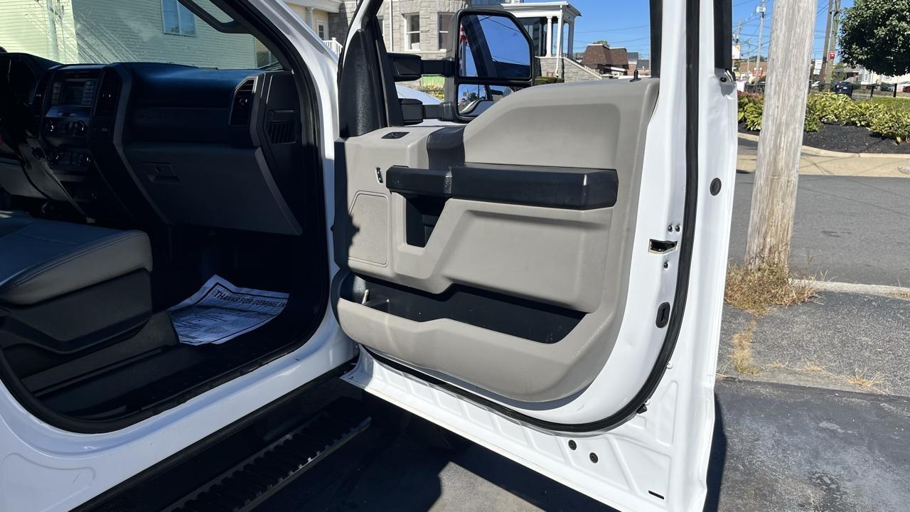 Ford Super Duty F-550 DRW XL 4WD Reg Cab 145" WB 60" CA 2019