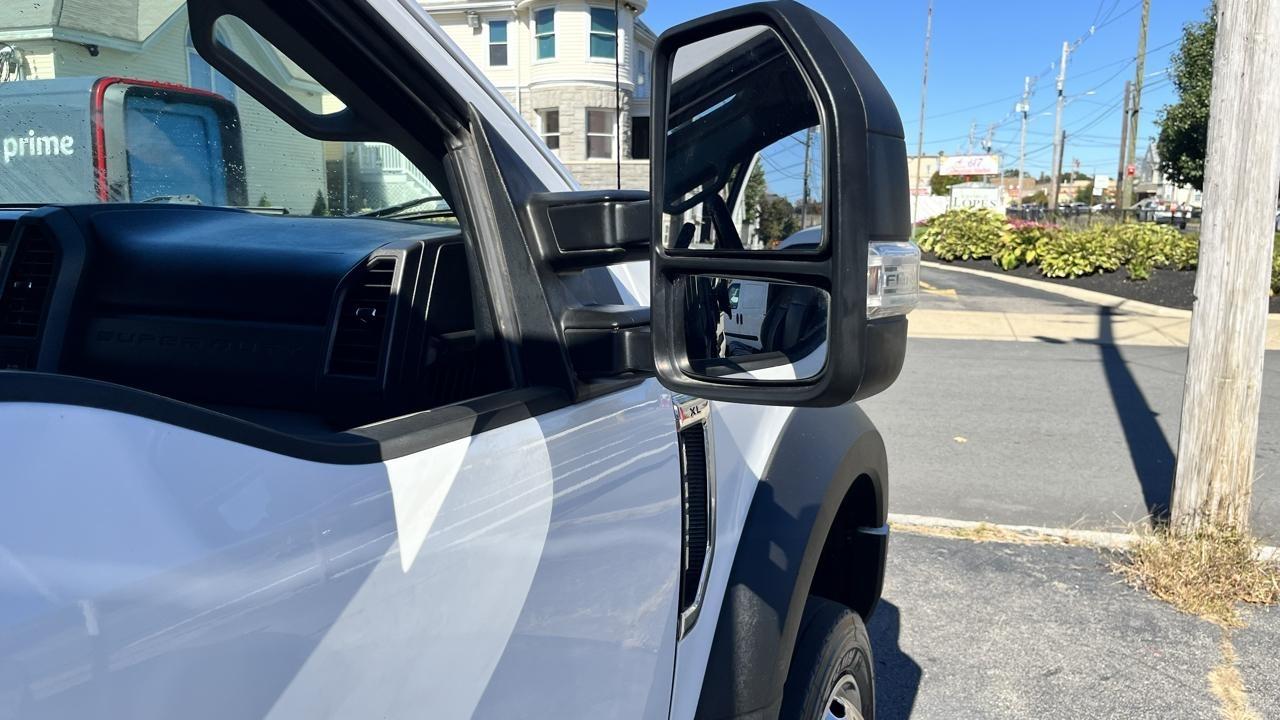 Ford Super Duty F-550 DRW XL 4WD Reg Cab 145" WB 60" CA 2019