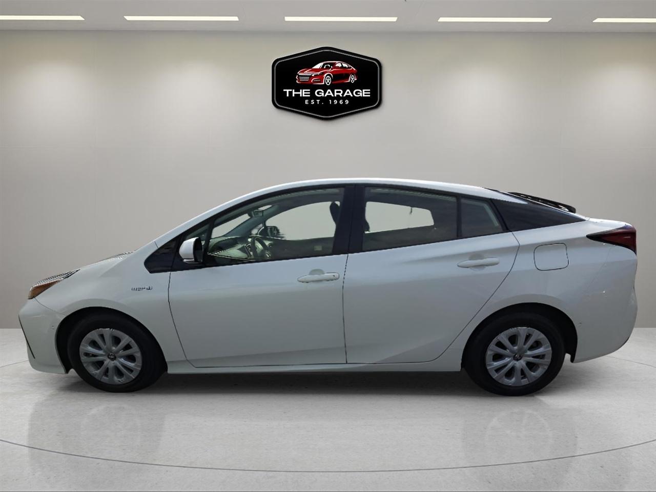 Toyota Prius LE 2019