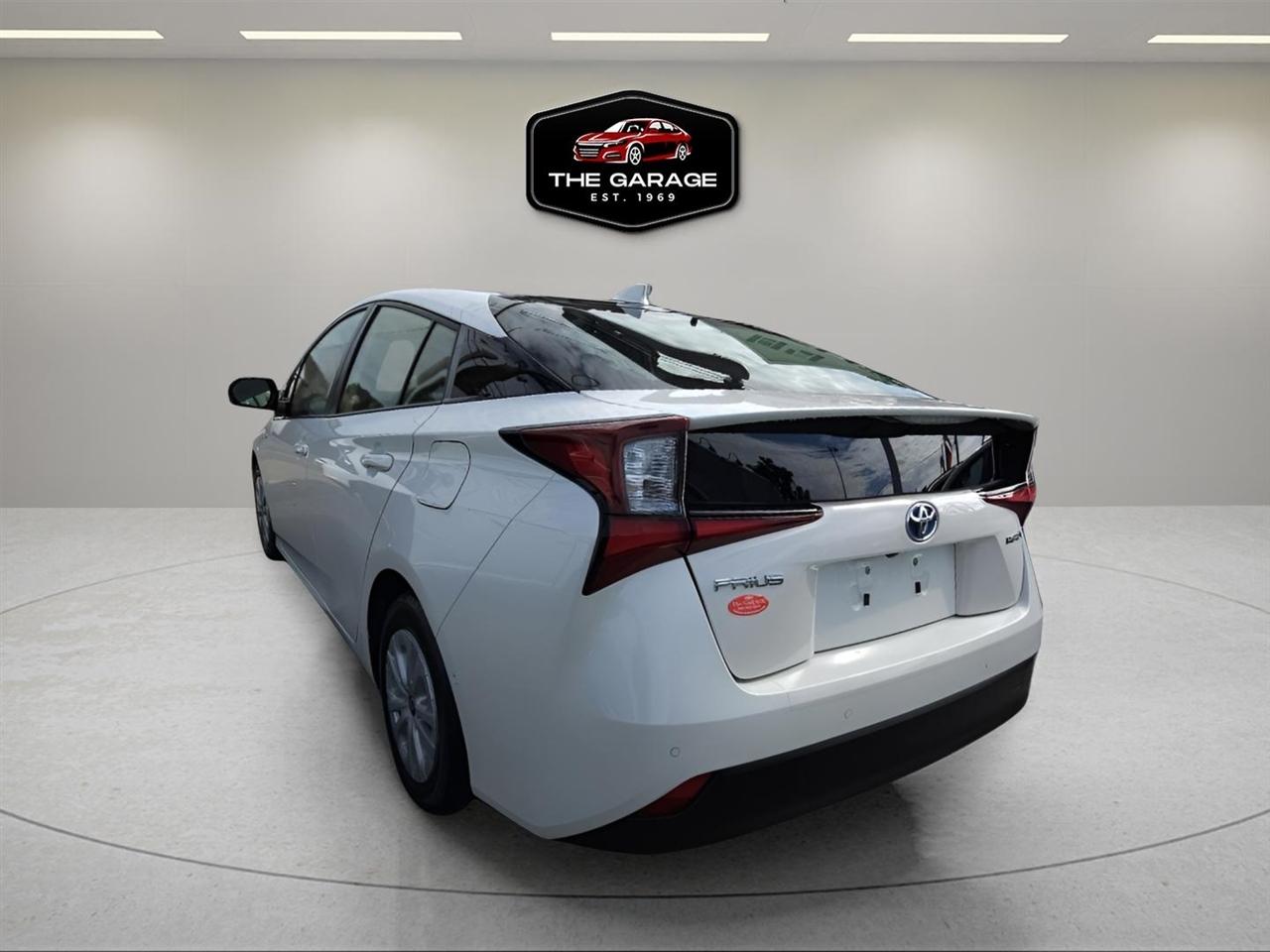 Toyota Prius LE 2019