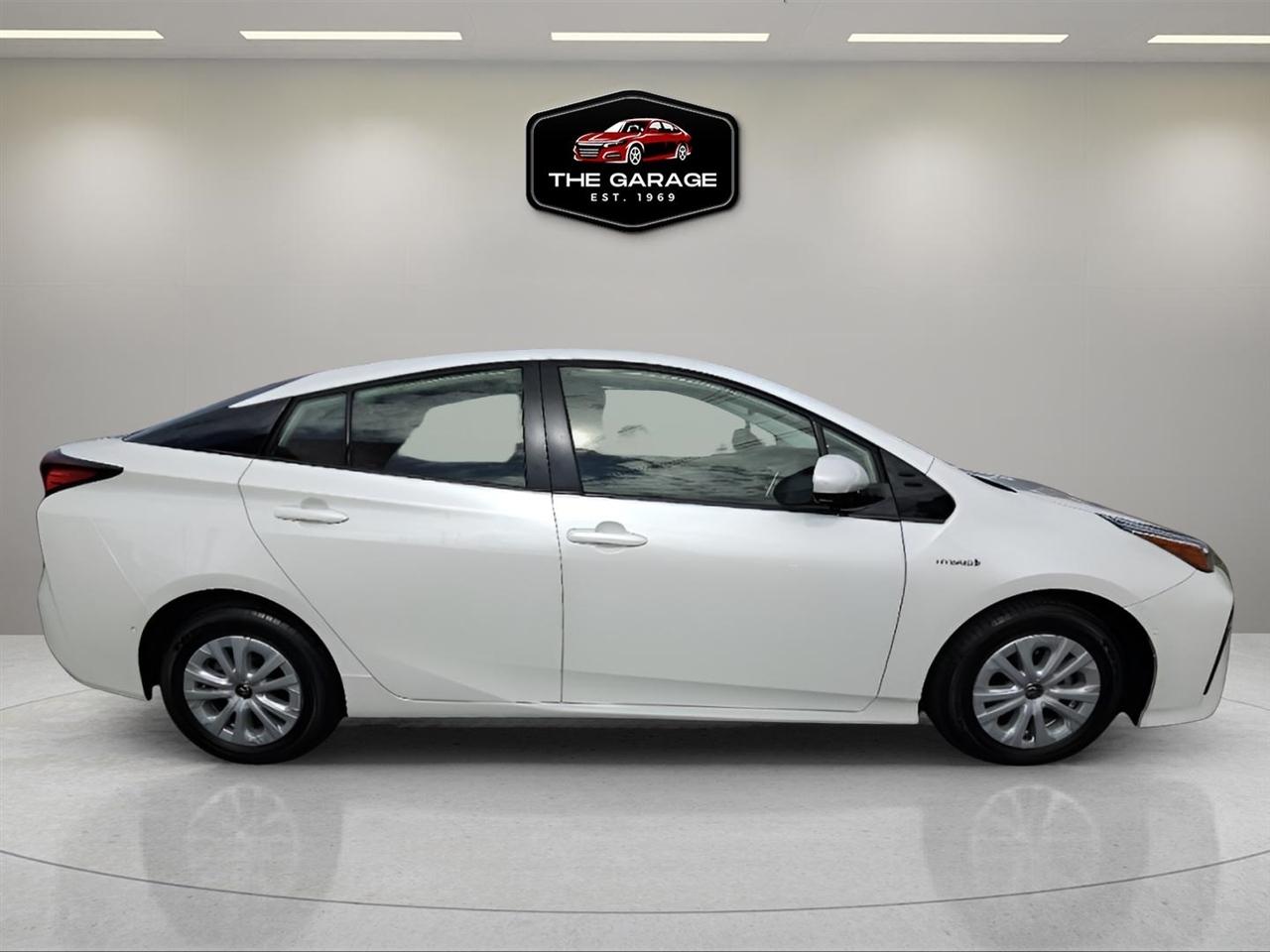 Toyota Prius LE 2019