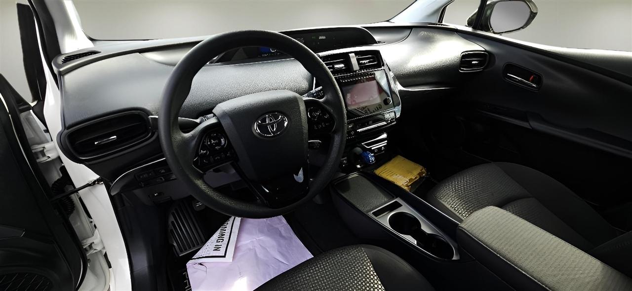 Toyota Prius LE 2019