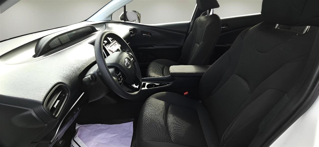 Toyota Prius LE 2019