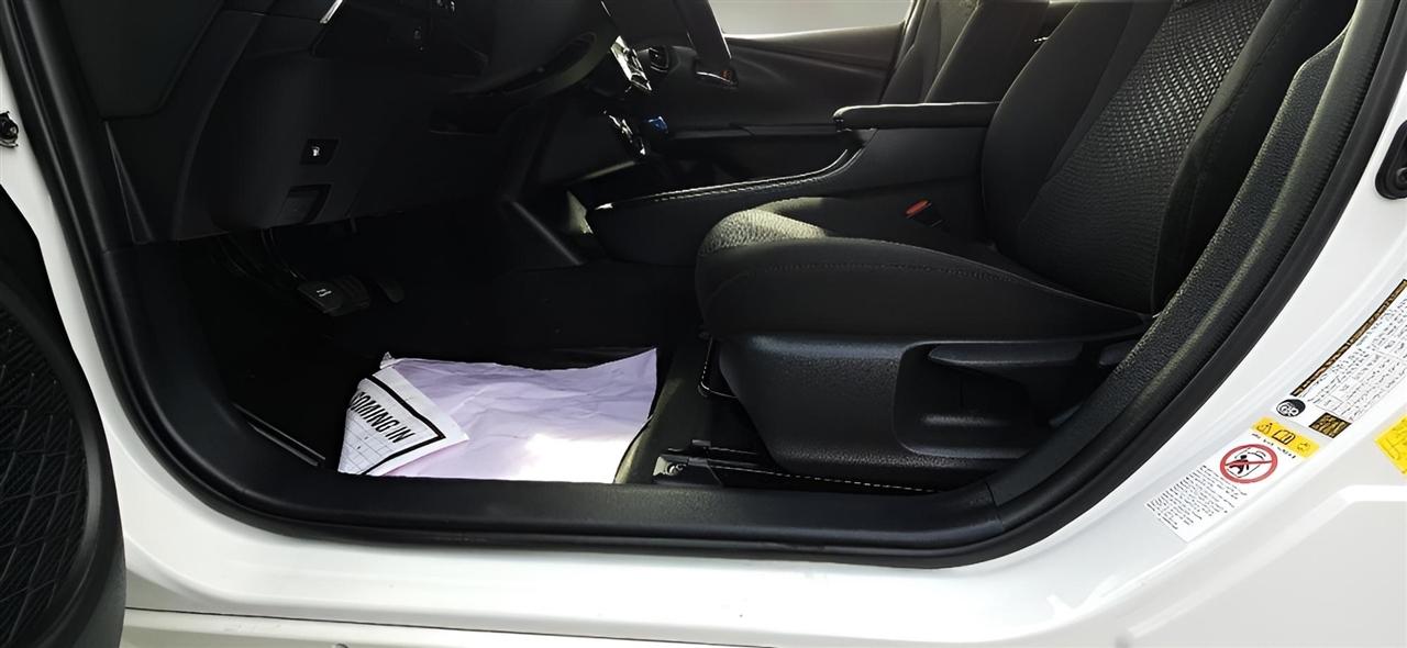 Toyota Prius LE 2019
