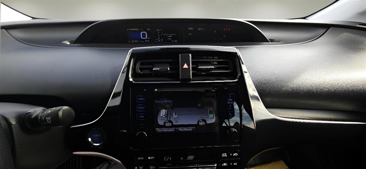 Toyota Prius LE 2019