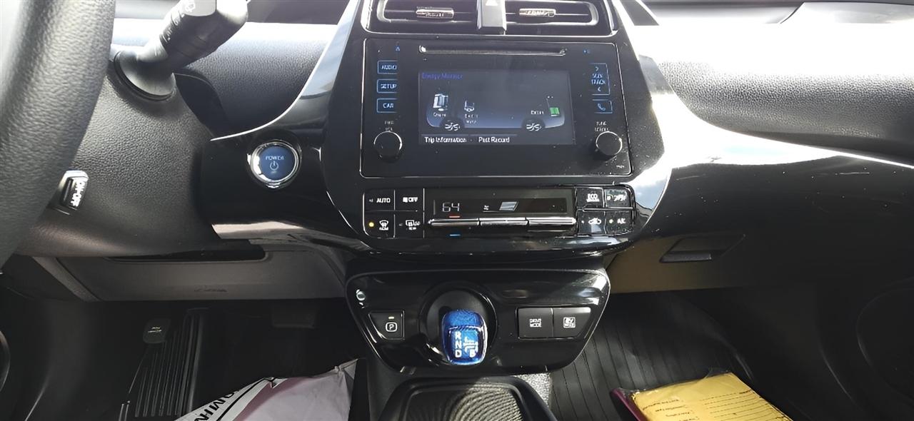 Toyota Prius LE 2019