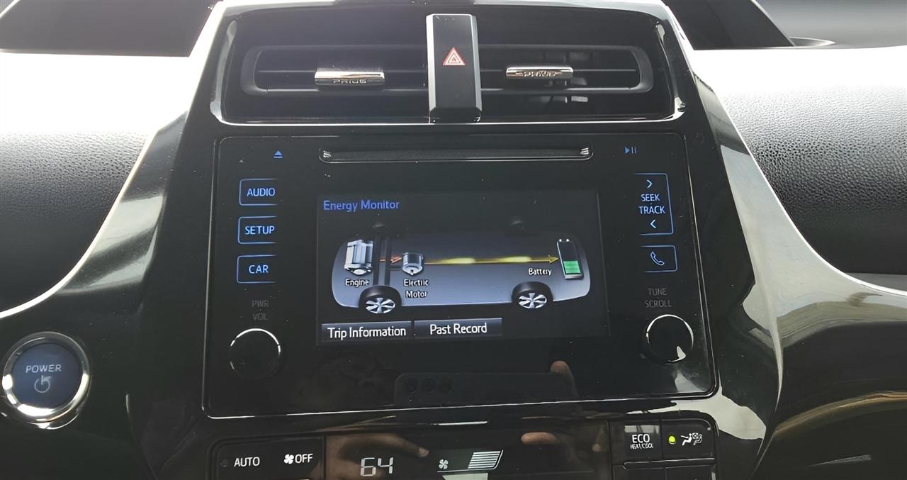 Toyota Prius LE 2019