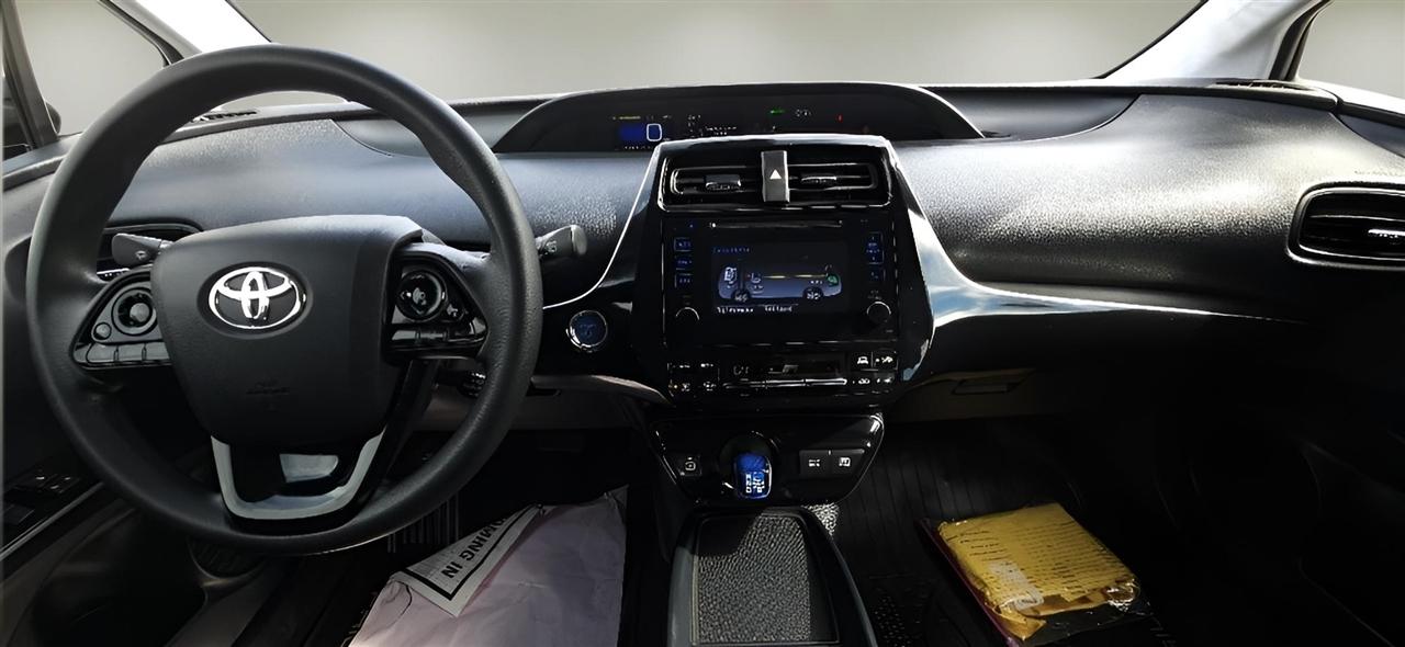 Toyota Prius LE 2019