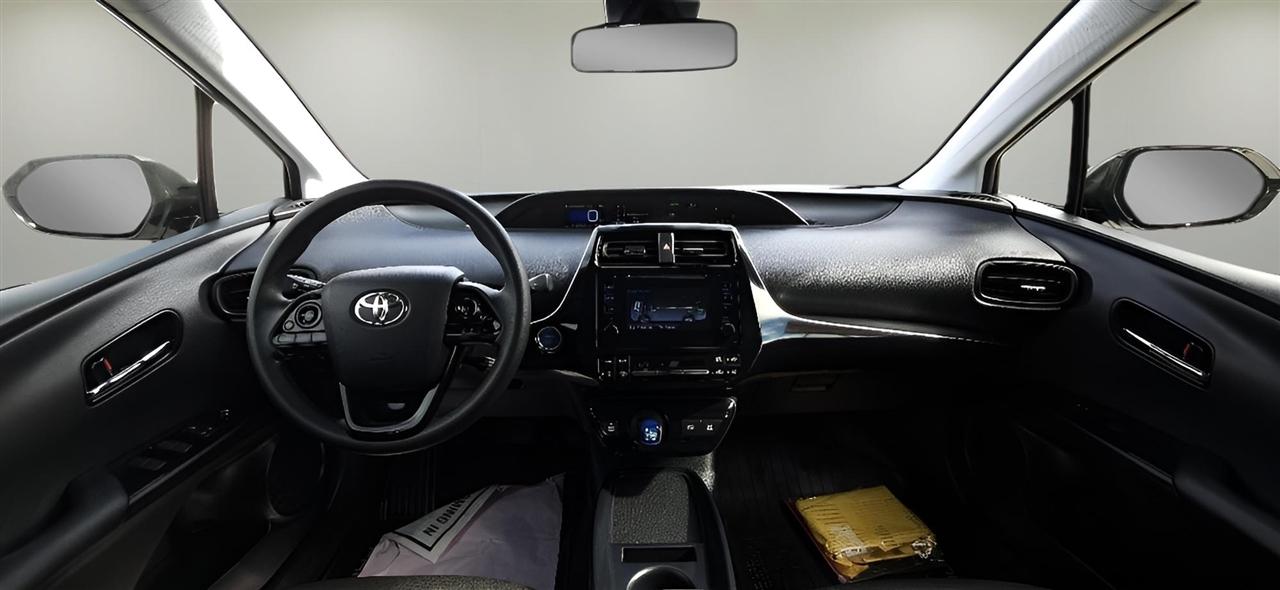 Toyota Prius LE 2019