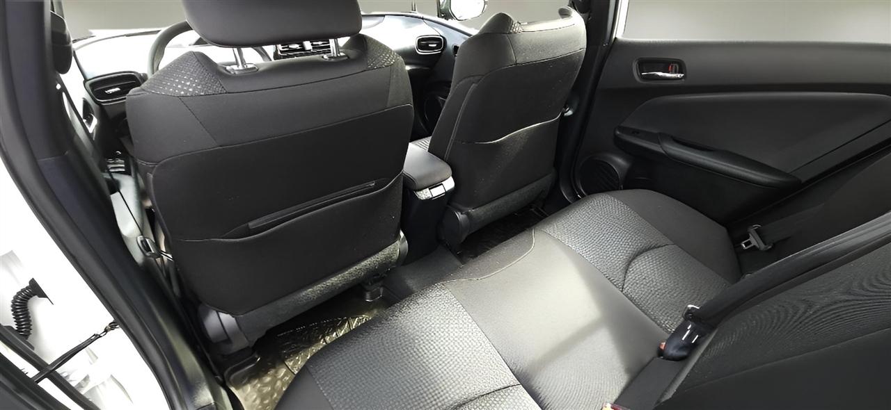 Toyota Prius LE 2019