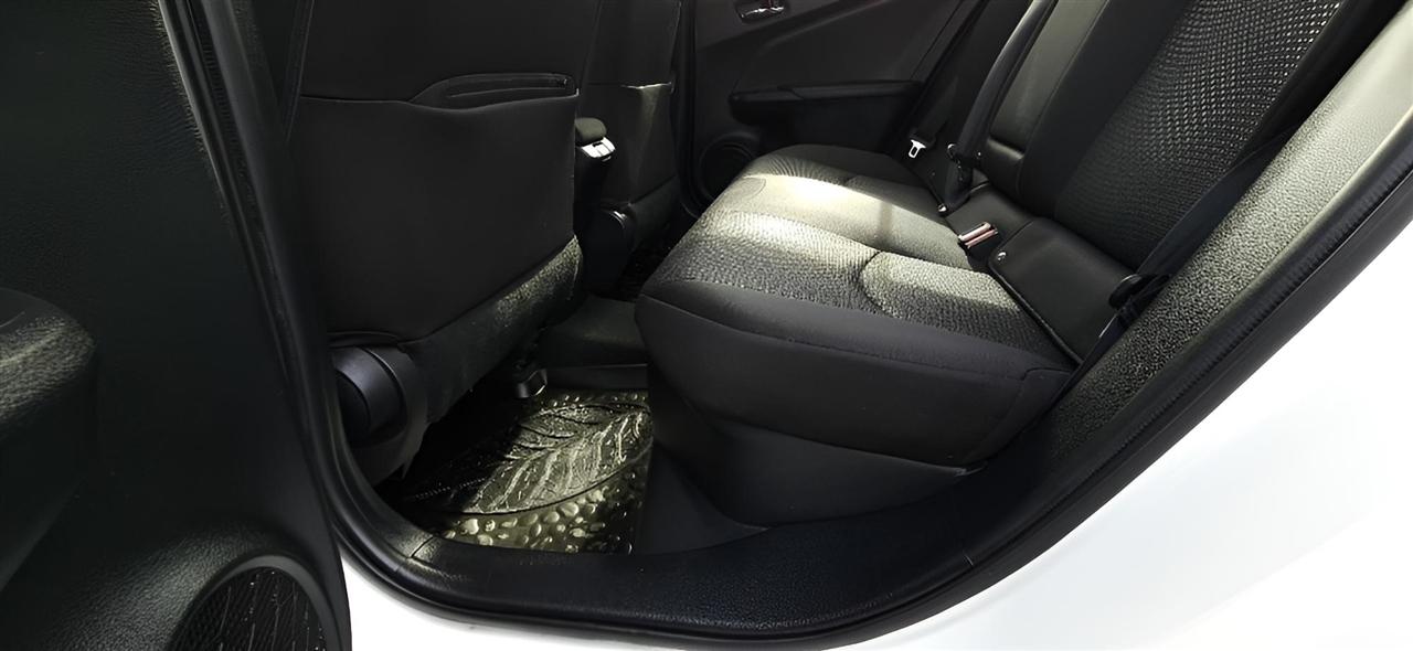 Toyota Prius LE 2019