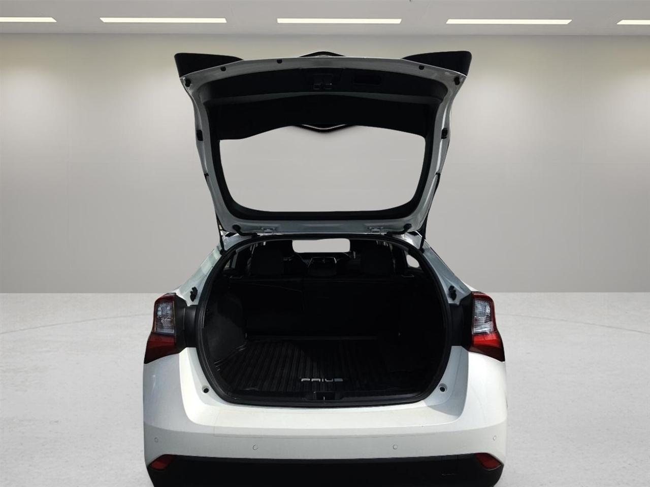 Toyota Prius LE 2019