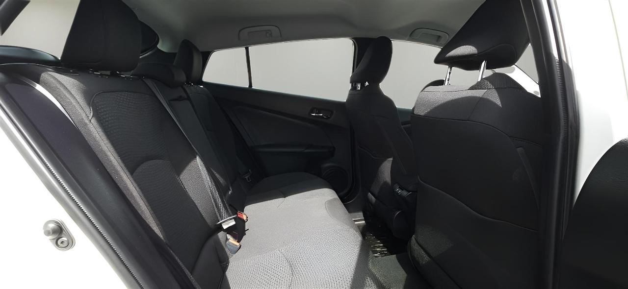 Toyota Prius LE 2019