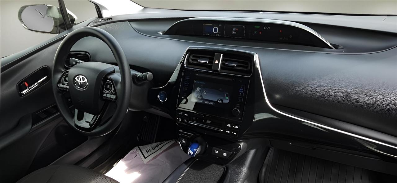 Toyota Prius LE 2019
