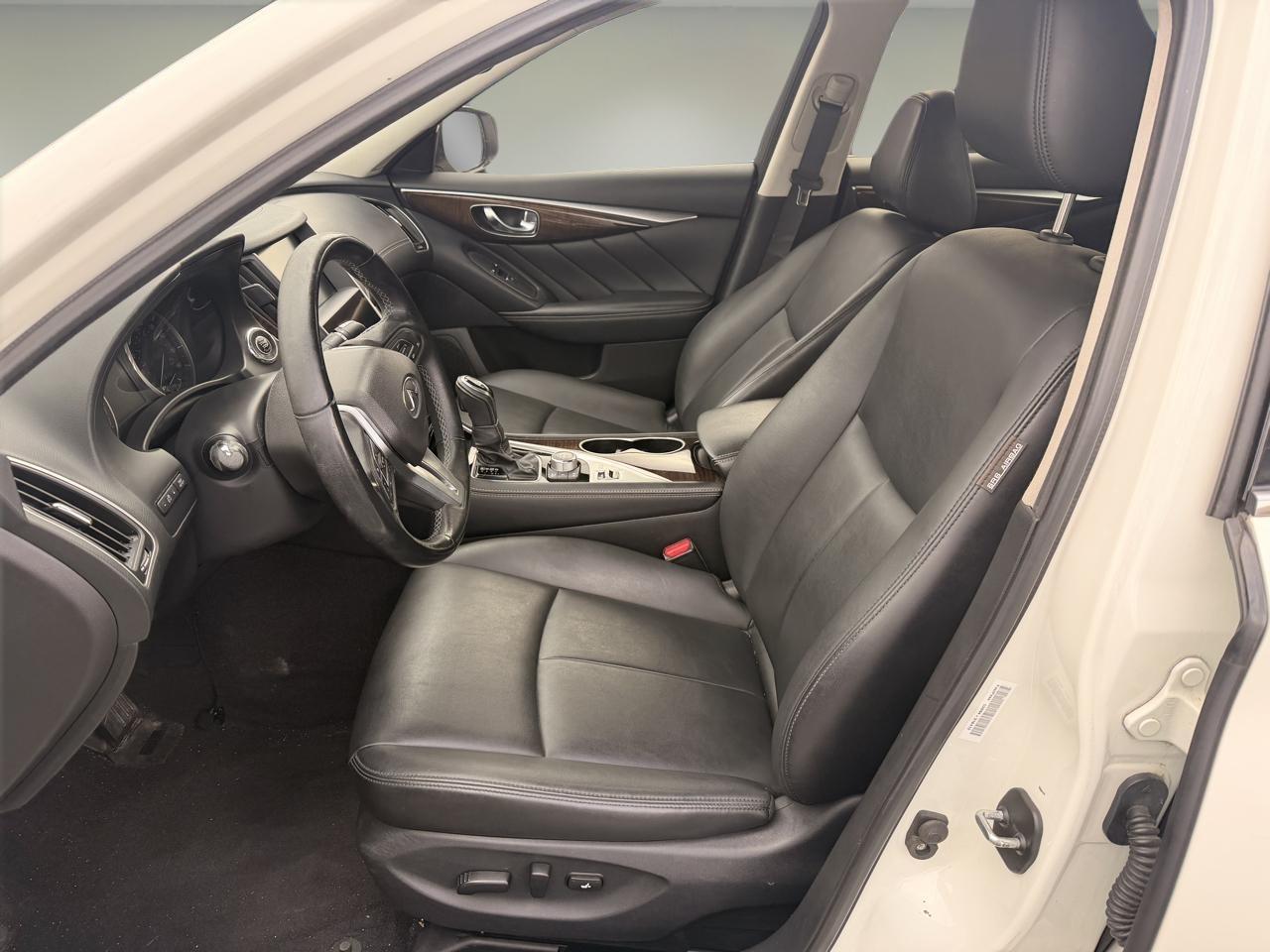 Infiniti Q50 3.0t LUXE AWD 2019