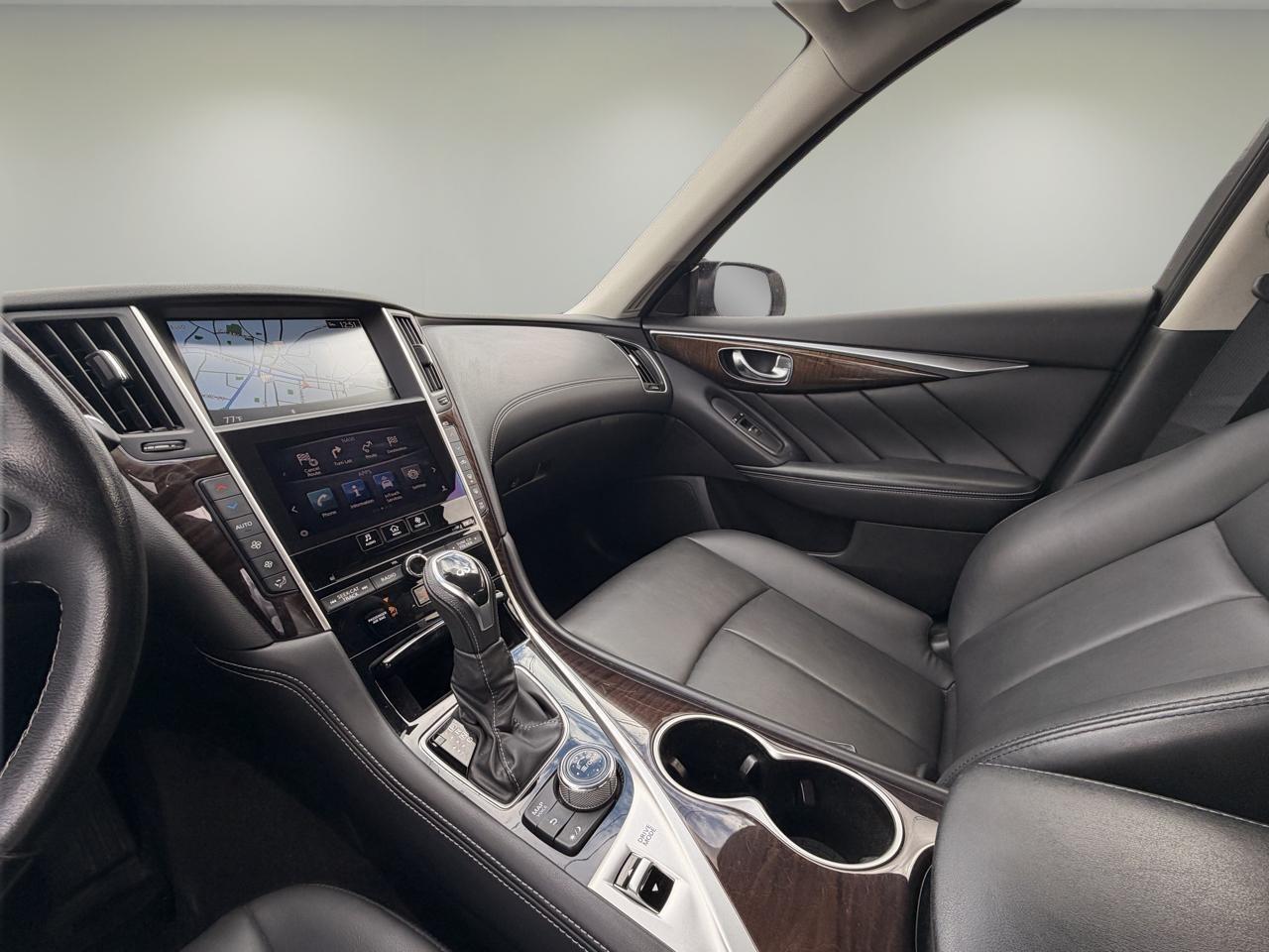 Infiniti Q50 3.0t LUXE AWD 2019