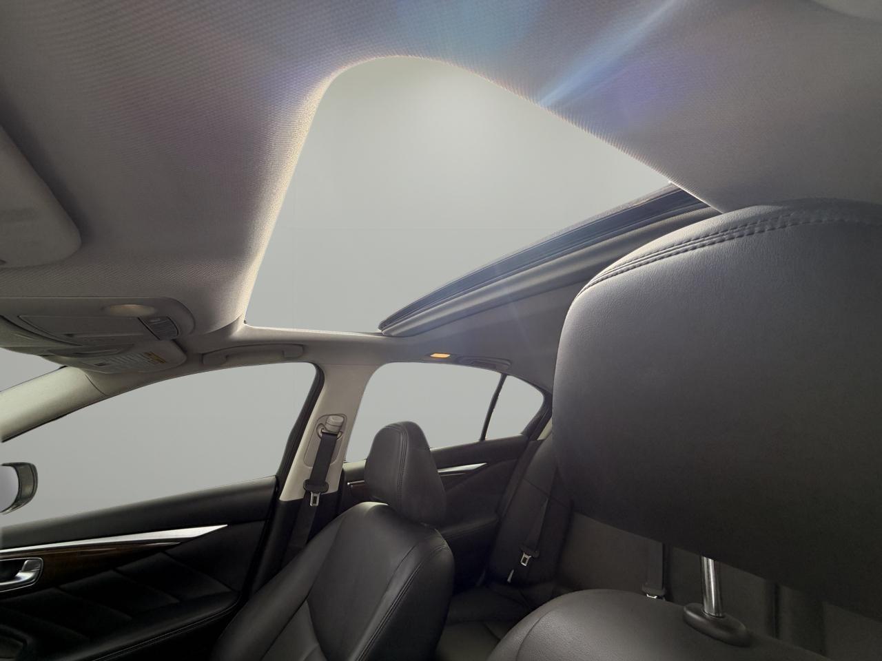 Infiniti Q50 3.0t LUXE AWD 2019