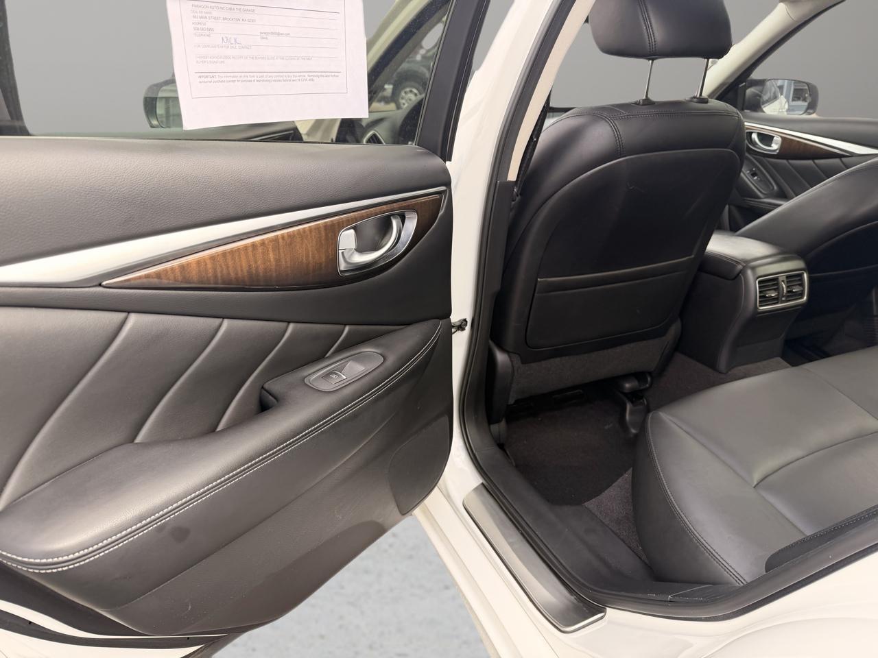Infiniti Q50 3.0t LUXE AWD 2019