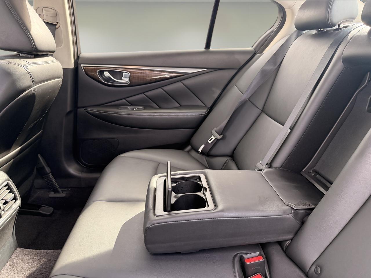 Infiniti Q50 3.0t LUXE AWD 2019