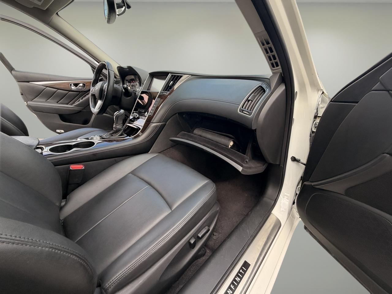 Infiniti Q50 3.0t LUXE AWD 2019