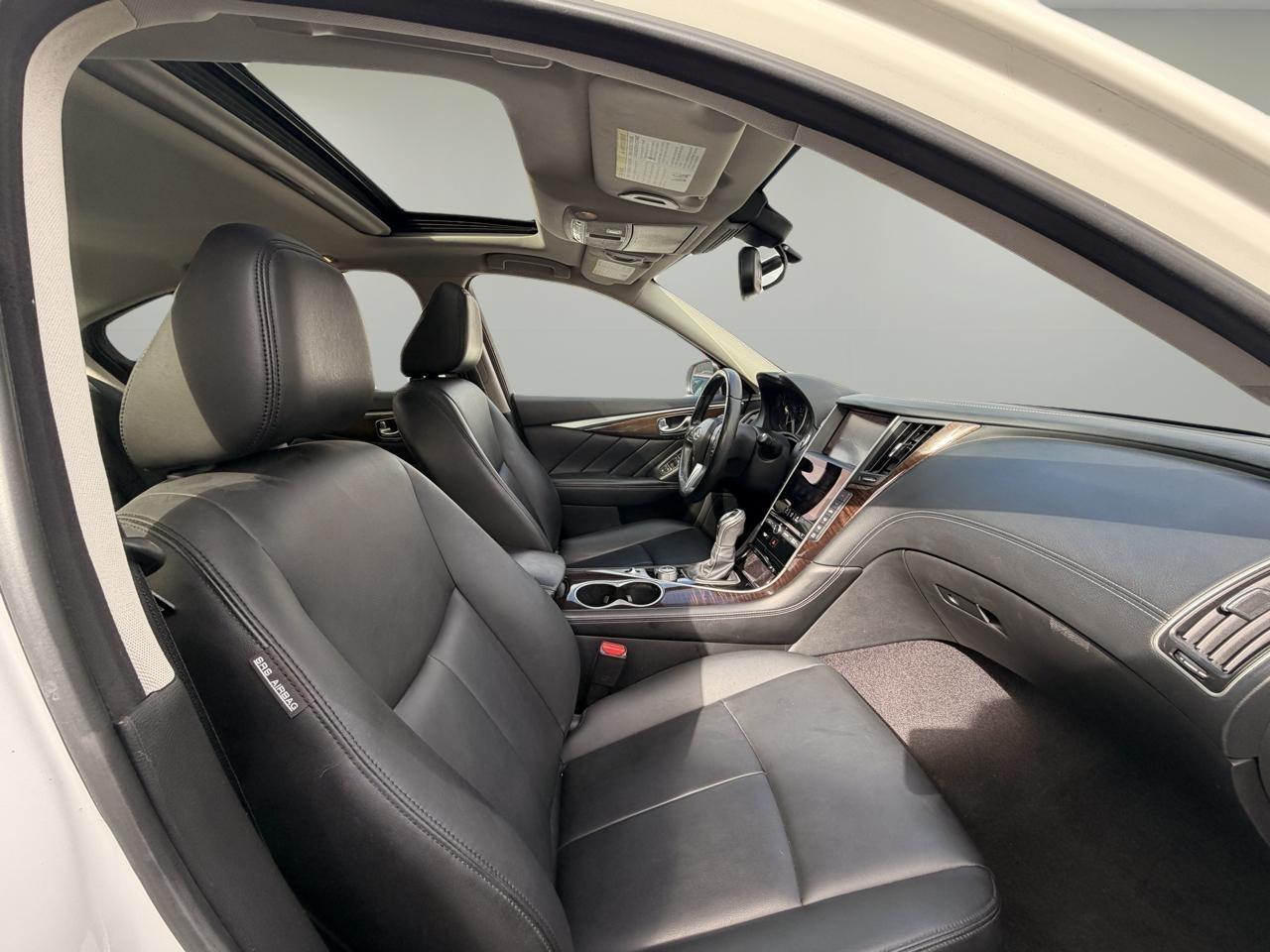 Infiniti Q50 3.0t LUXE AWD 2019